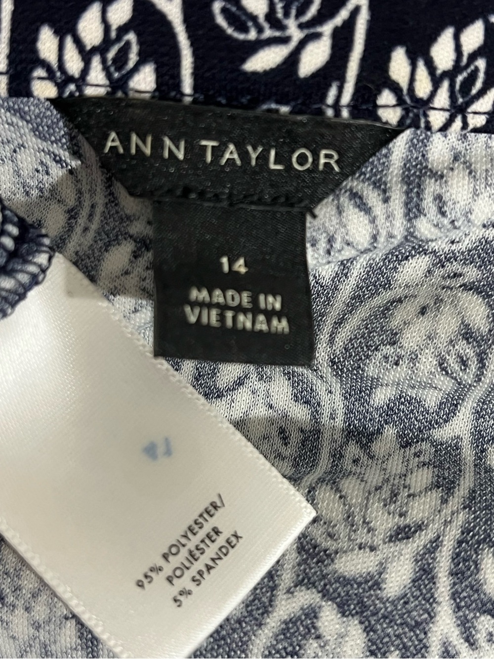Ann Taylor wrap dress 14 dark blue/white floral long slv stretch office church - Picture 5 of 8
